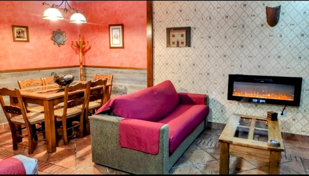 Ruralrut-El Tiemblo Wifi, Cabina De Hidromasaje, Aire Acondicionado Y A Pocos Metros De Zonas De Bano Naturales 外观 照片
